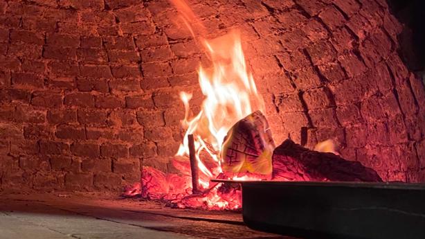 Horno con pizza